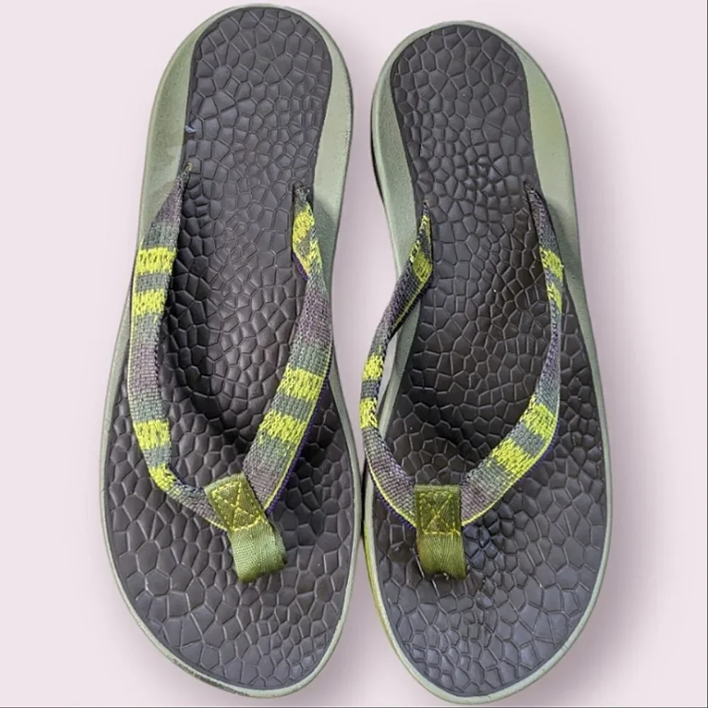 Chaco Lime Olive Green Thong Style Flip Flop Sandals size 9.5 10